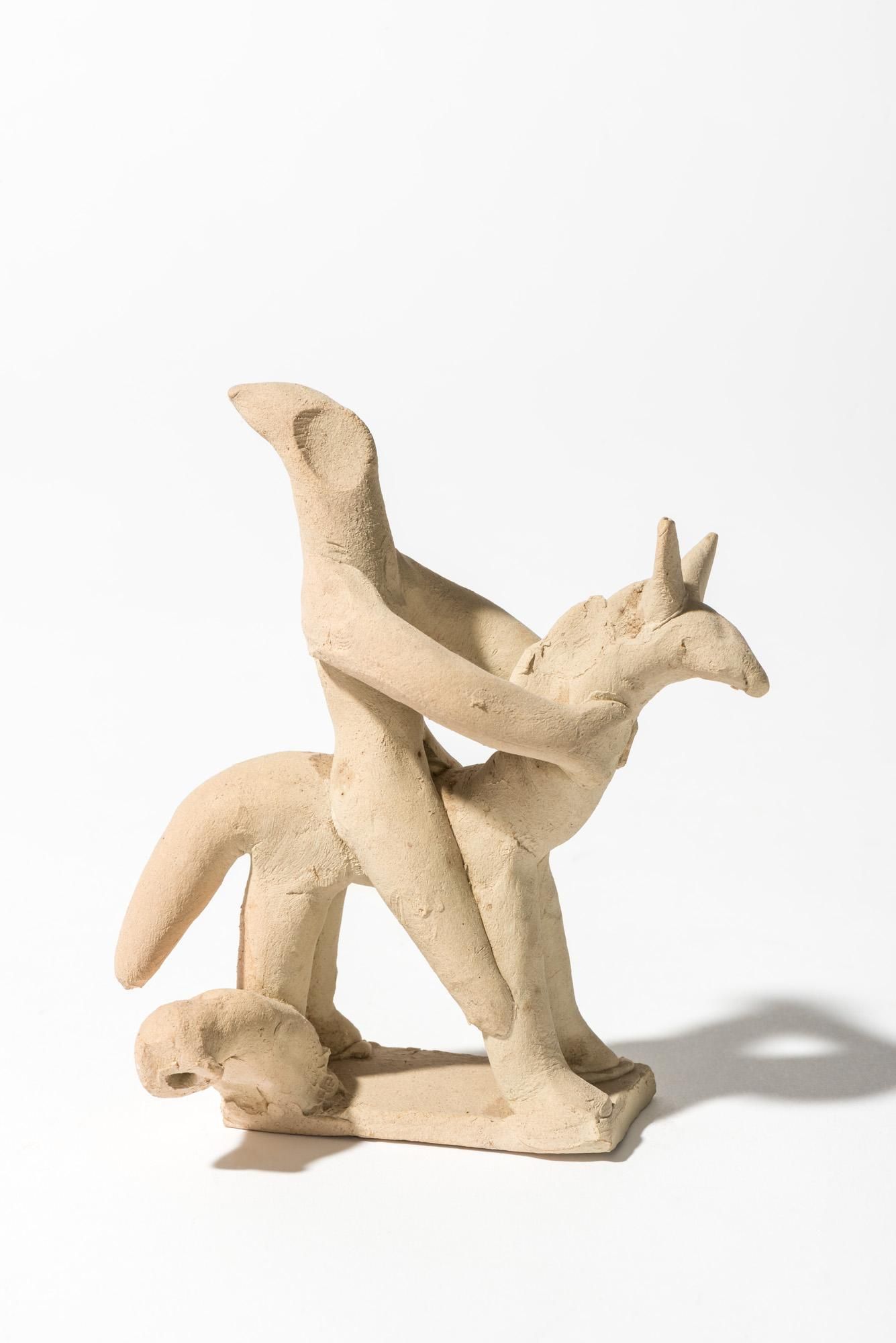 Figura de caballo inspirada en la tradición del siurell mallorquín conservada en el Arxiu de la Fundació Miró Mallorca.