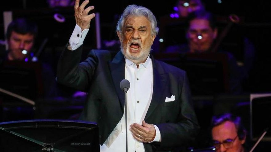 Domingo dimitió el pasado otoño de su cargo como director y hace una semanas emitió un comunicado en el que pidió perdón a las mujeres que lo acusaron.