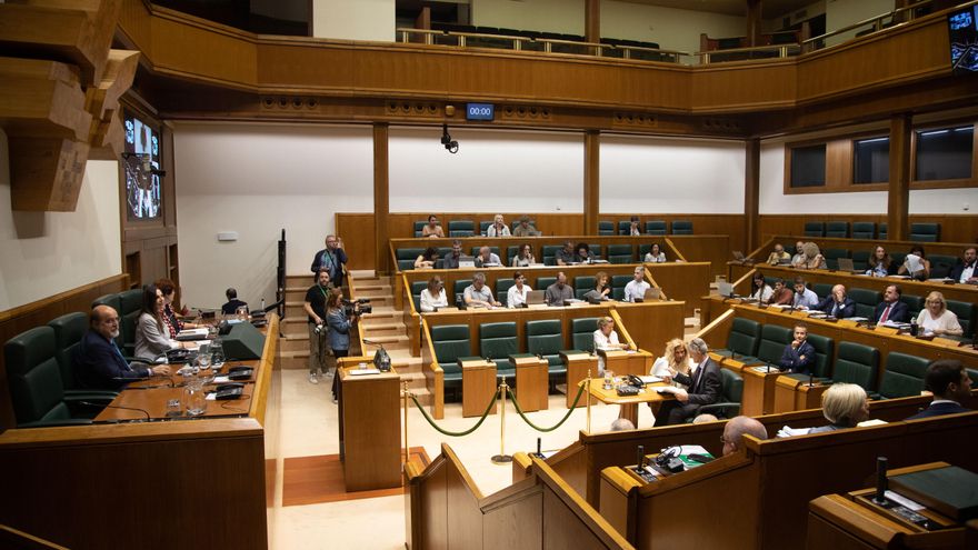 El Parlamento Vasco vuelve tres meses después con un desmarque de EH Bildu a un texto contra ETA