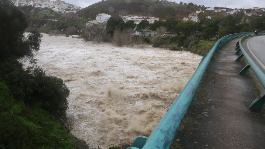 Zonas inundadas por las intensas lluvias de las últimas jornadas próximas en la localidad gaditana de Arcos de la Frontera A 5 de febrero de 2026 en Cádiz (Andalucía, España).