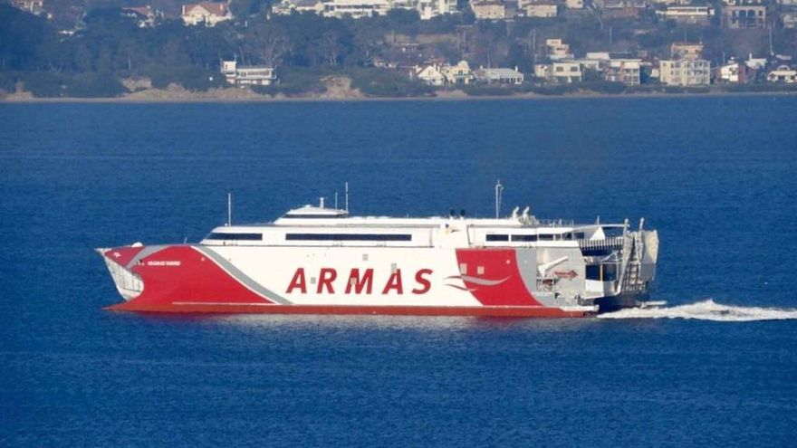 Los dueños de la naviera Armas-Trasmediterránea piden su rescate público
