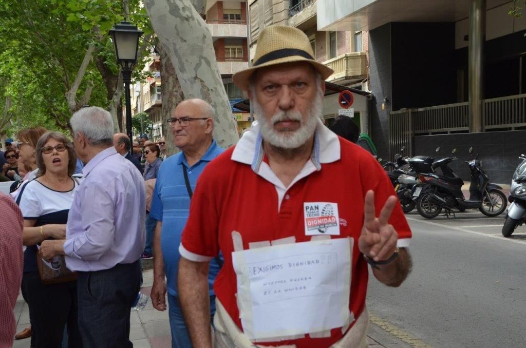 "Exigimos dignidad"