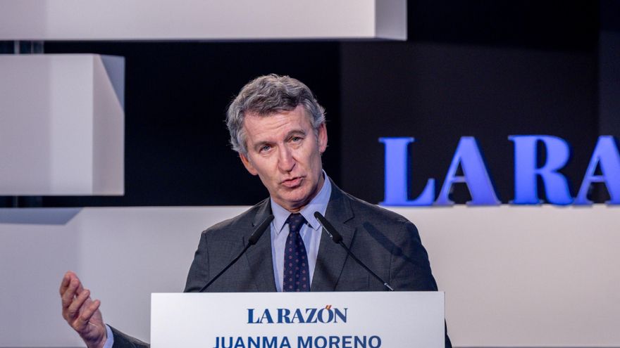 El presidente del Partido Popular, Alberto Núñez Feijóo, durante un encuentro organizado por La Razón, a 14 de julio de 2025, en Madrid (España).