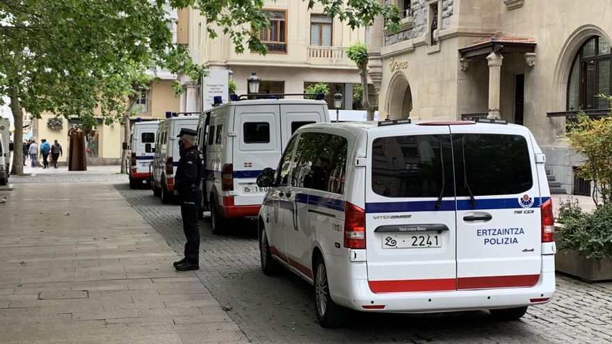 Unidades de Brigada Móvil e Intervención, junto a Correos