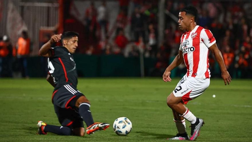 River ganó en Córdoba y clasificó puntero a cuartos de final