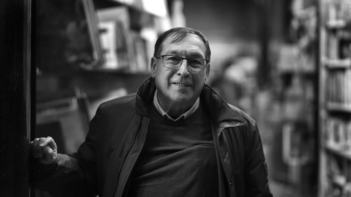 'Qui de casa se’n va', de Toni Cucarella, és planteja el pas del temps a través del llenguatge i viceversa.