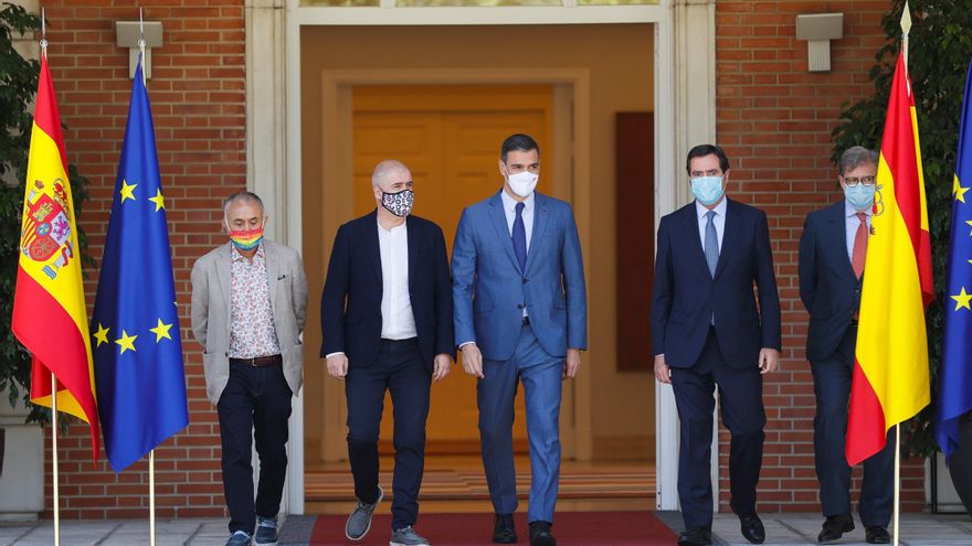 Negociar para repartir daños: qué supone el "pacto de rentas" que pide Pedro Sánchez ante la guerra en Ucrania