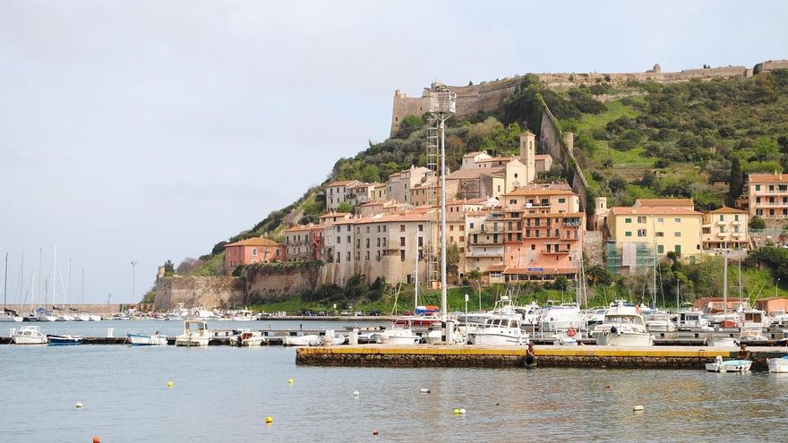 El pequeño pueblo costero donde murió Caravaggio y que se está convirtiendo en uno de los destinos más populares