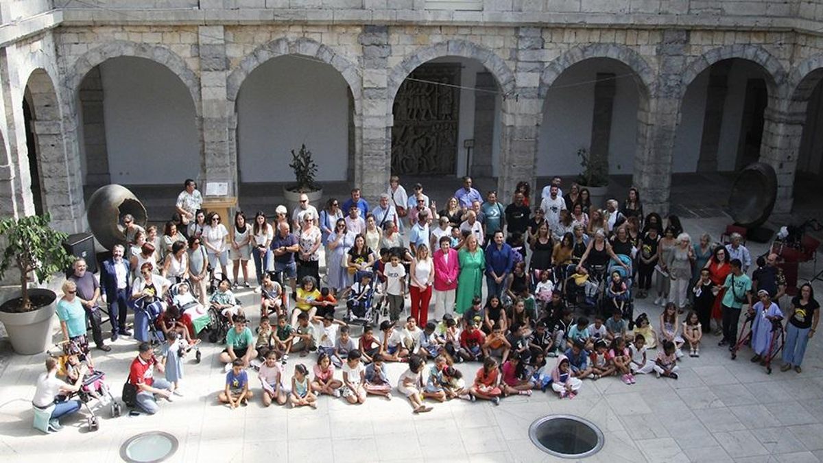 Cantabria dará la bienvenida este martes a los niños saharauis con actos institucionales y una concentración ciudadana