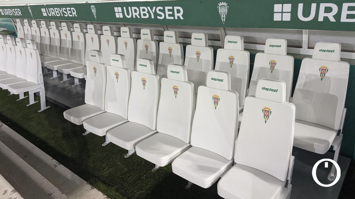 Nuevos banquillos de El Arcángel