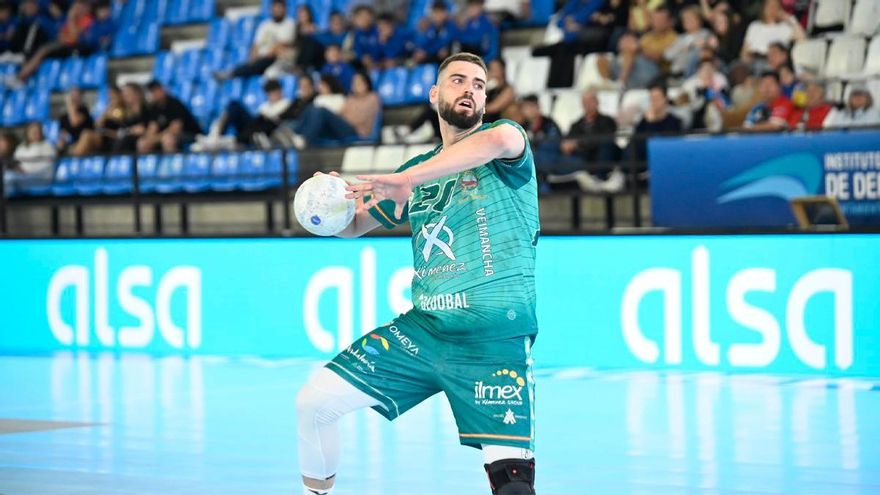 La montaña rusa del Ángel Ximénez: del sueño de Europa a evitar el 'play out'