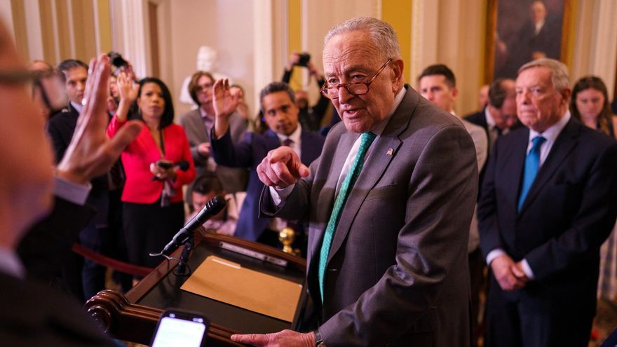 ¿Qué puede pasar si los demócratas rechazan financiar la nueva Administración Trump?