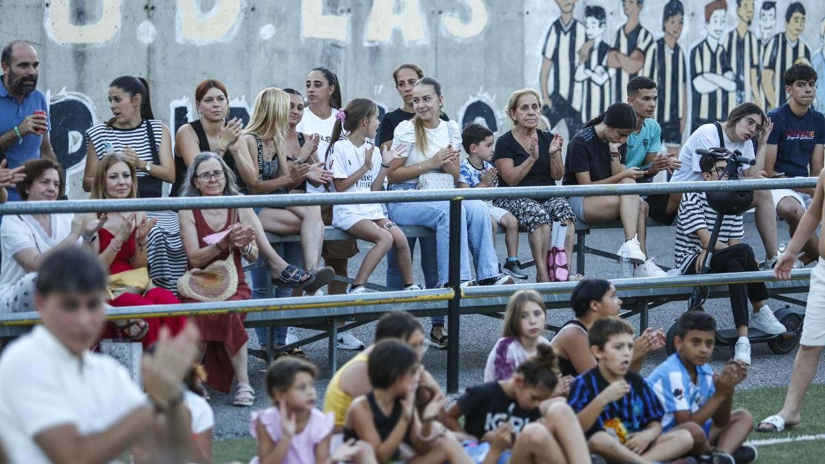 Homenaje a alumnos de Las Palmeras tras graduarse