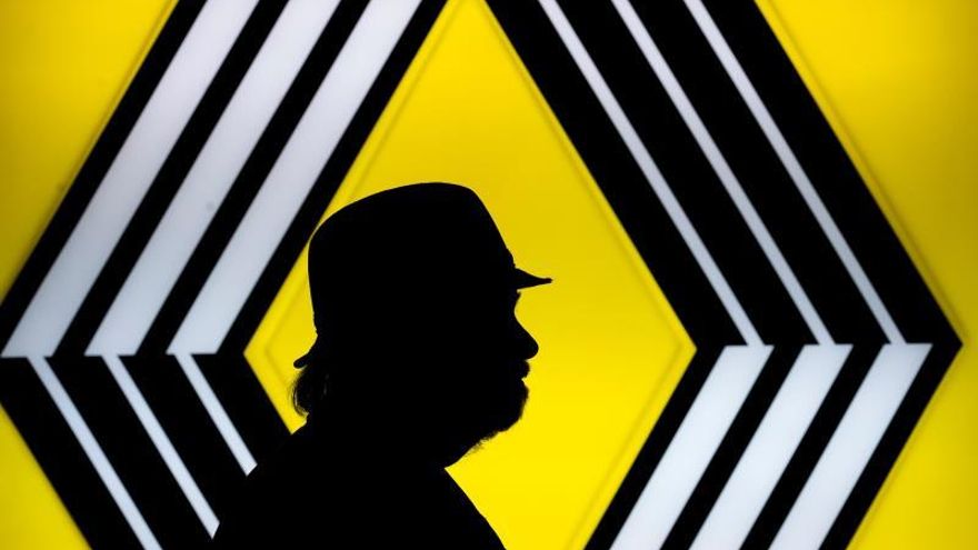 Guardar ahorros en Renault, pedir un crédito a Movistar o pagar con la tarjeta de Orange: las empresas prueban a ser bancos