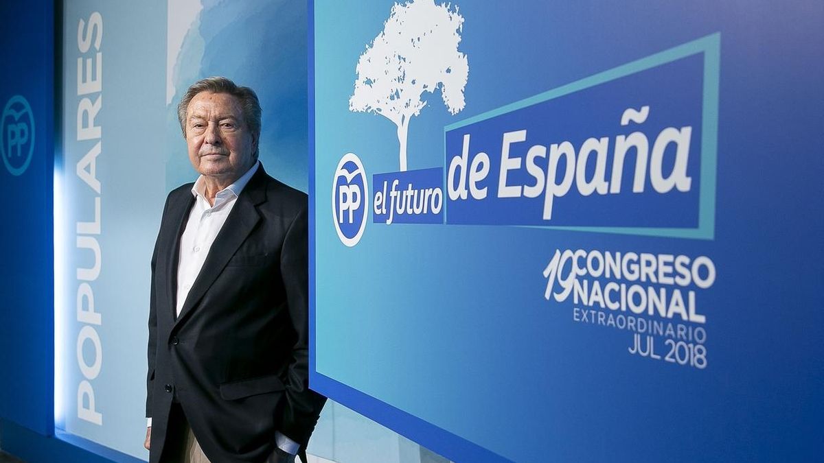 De Grandes recuerda que Aznar renunció a ser presidente de honor y ha tratado con "desdén" al PP