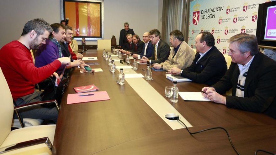 Carlos S. Campillo / ICAL Reunión del Consejo Provincial para el Diálogo Social en la Diputación.