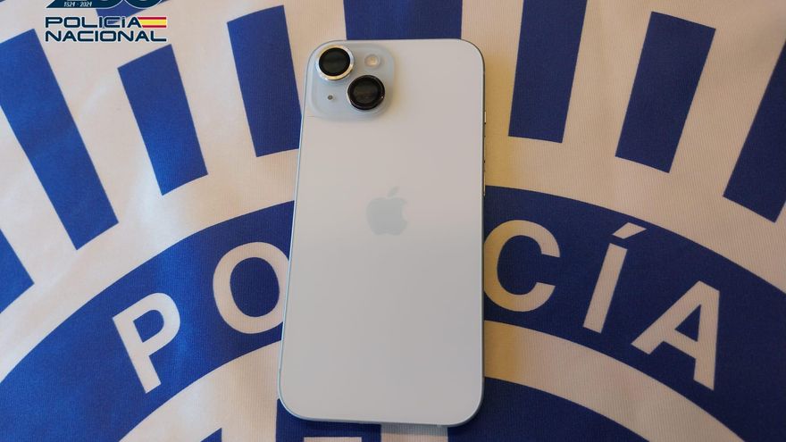 Detienen a una mujer de 43 años por simular el robo de su móvil para conseguir uno nuevo con el seguro