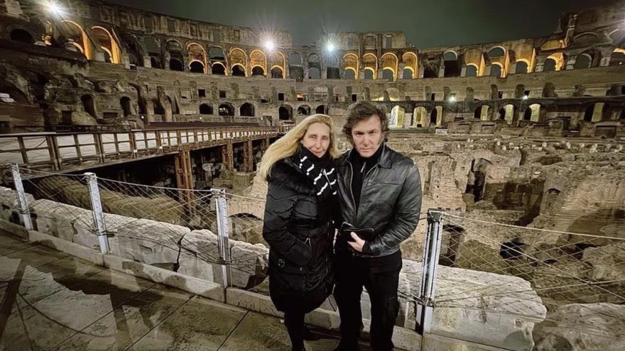 Milei, superstar afuera, provoca especulación y desahorro adentro