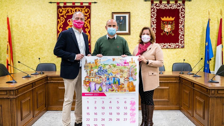 Entrega del calendario a José Ángel Pérez, alcalde de Los Navalucillos (Toledo)