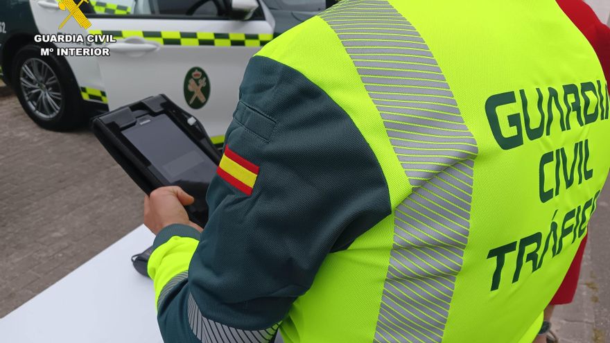Investigan a una conductora por circular a 218 kilómetros por hora en la A-5 en Extremadura