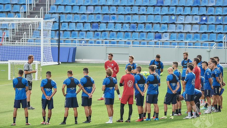 El CD Tenerife acumula seis partidos sin dejar su portería a cero