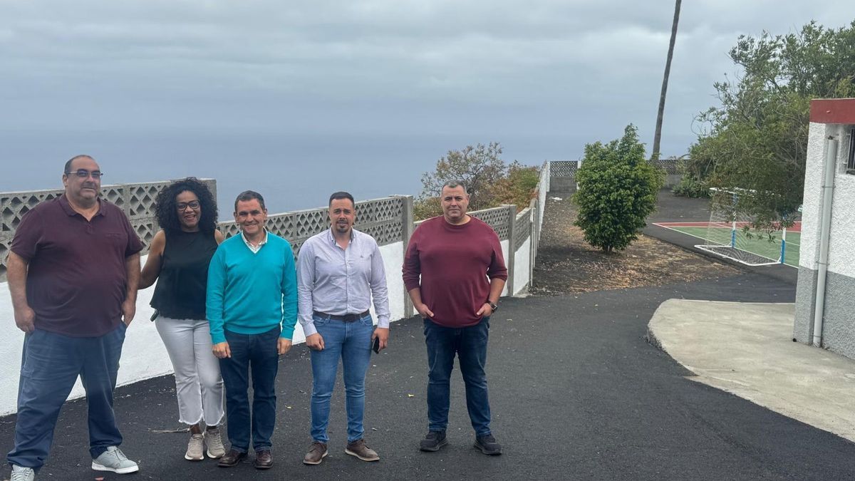 Visita a la zona donde se han realizado las obras de emergencia destinadas a la reparación de un tramo del muro de contención en las inmediaciones del  Centro de Educación Infantil y Primaria (CEIP) Princesa Arecida.