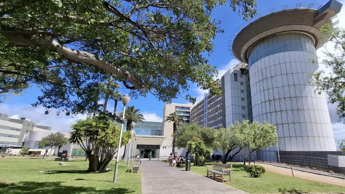 Una avería eléctrica obligó este jueves a reprogramar y derivar las operaciones en el Hospital Universitario de Canarias