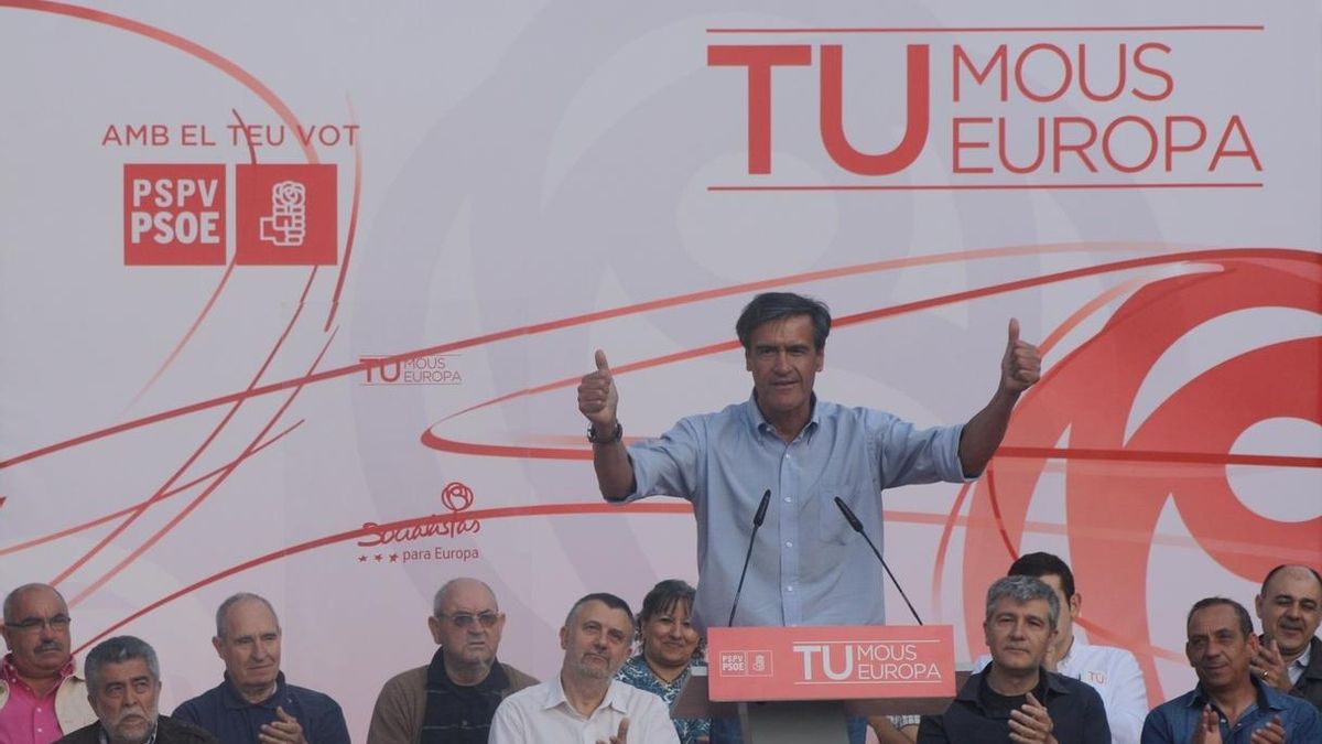 López Aguilar sopesa presentar su candidatura a la Secretaría General y anunciará su decisión el lunes