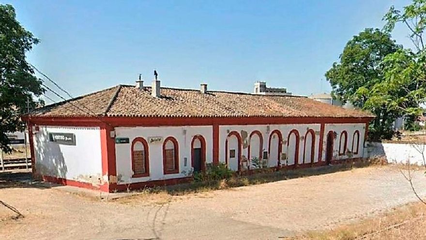 El Gobierno mantiene el estudio para reabrir las estaciones de Almodóvar del Río y Montoro
