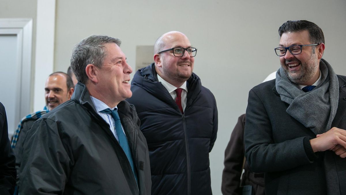 Page en la inauguración de un gimnasio