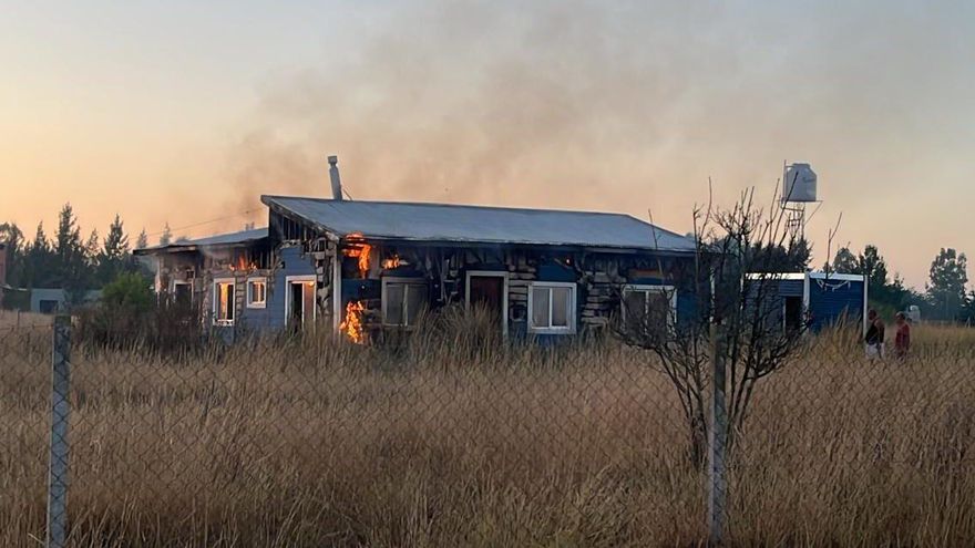 A días de la marcha antifascista, prenden fuego la casa de una pareja de lesbianas