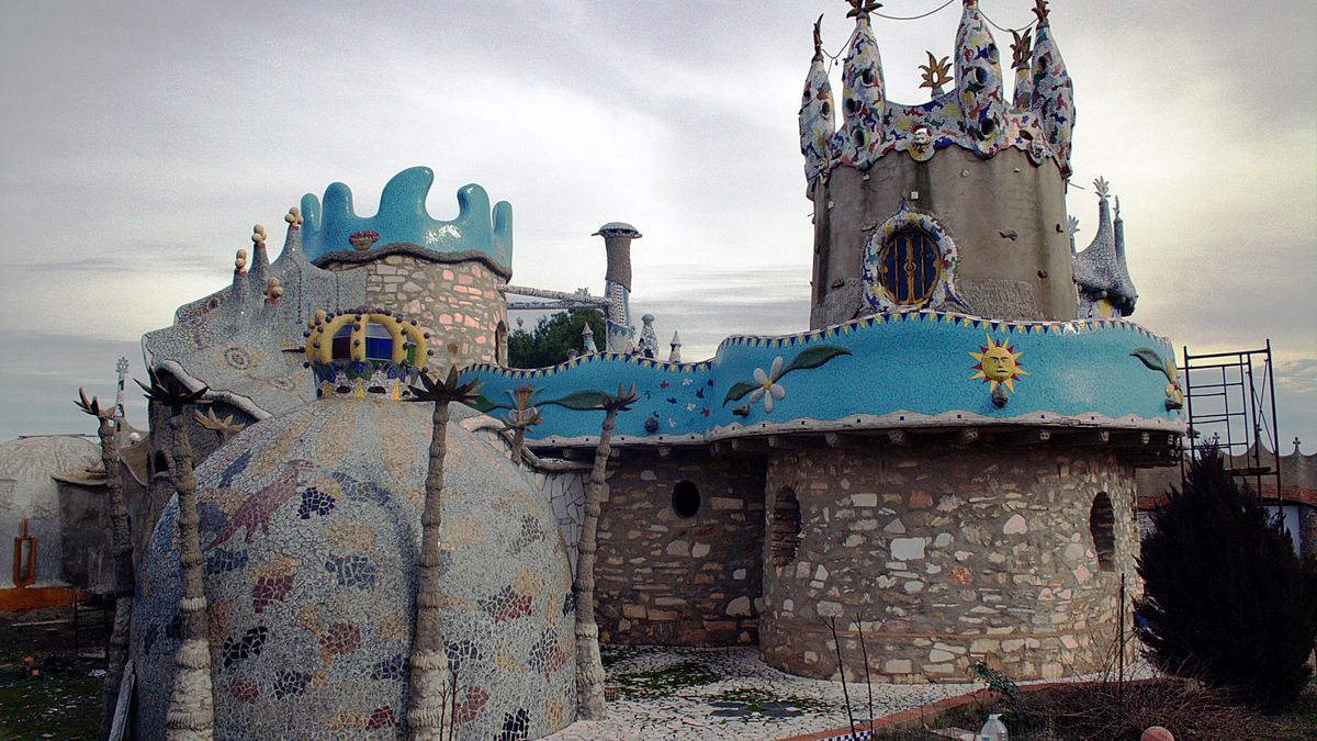 El 'Gaudí extremeño': la alucinante casa de mosaicos que un hombre levantó a mano en Badajoz