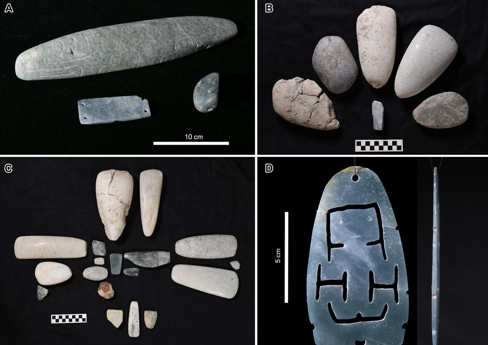 As cores cardeais e os objetos de jade esculpidos com figuras de animais ou humanos mostram que o túmulo central servia como eixo simbólico entre o céu e a terra.