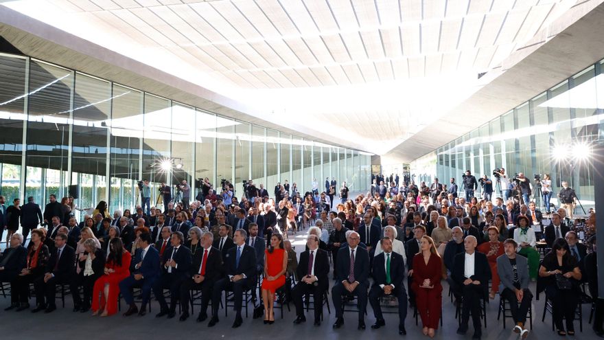 Acto de entrega de las Medallas de Oro de las Bellas Artes en el TEA de Tenerife