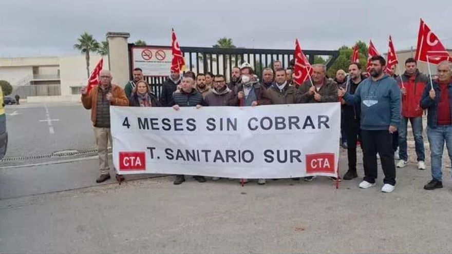 La amarga Navidad de los trabajadores de ambulancias del sur de Córdoba con varias nóminas sin cobrar