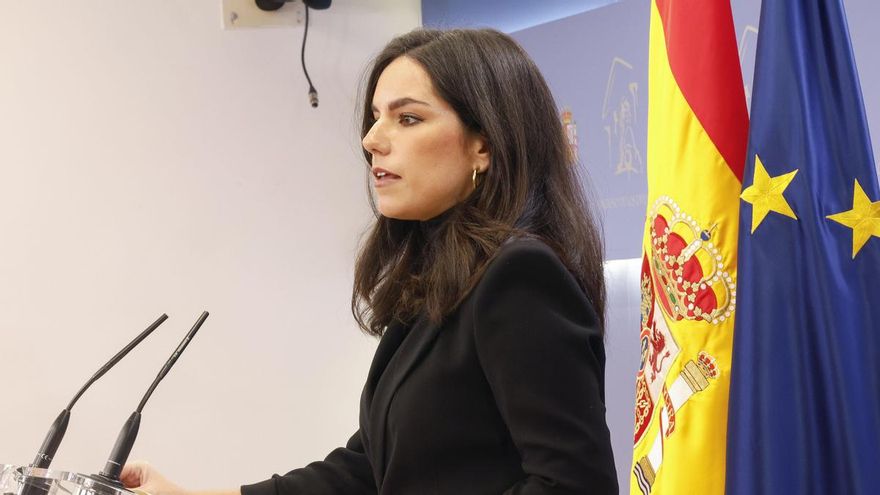 La portavoz de VOX en el Congreso, Pepa Millán durante la rueda de prensa ofrecida este martes en el Congreso de los Diputados.