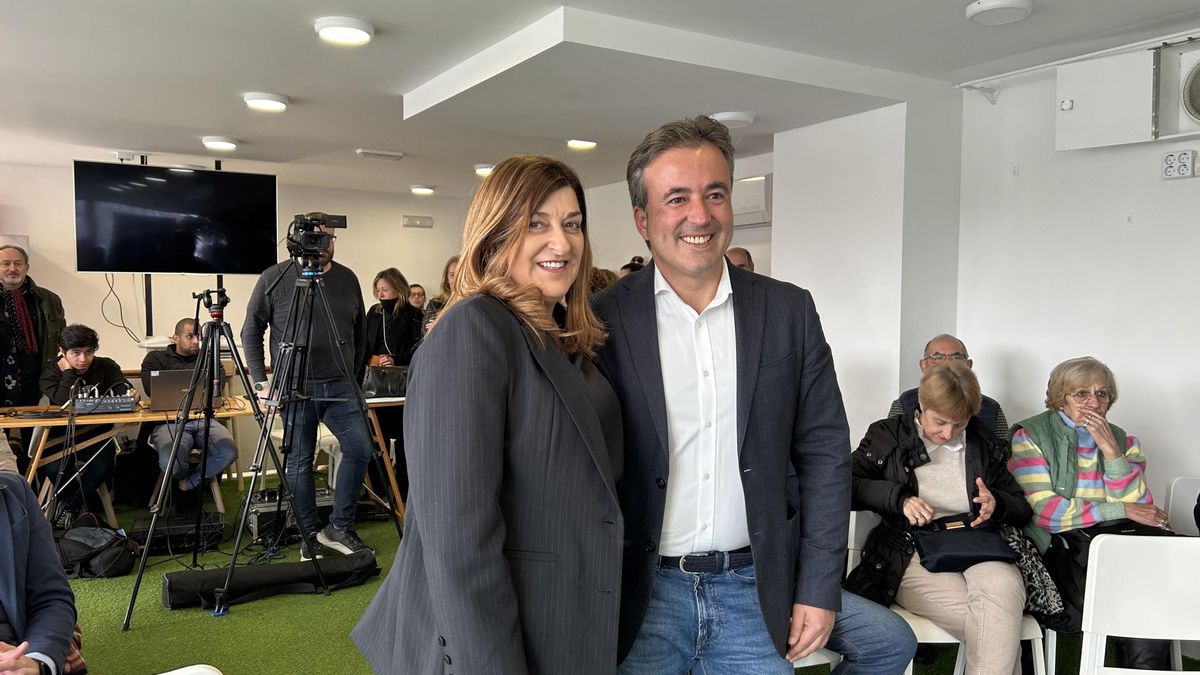 La presidenta del PP, María José Sáenz de Buruaga, en la presentación de la candidatura de Diego Movellán a la Alcaldía de Camargo.