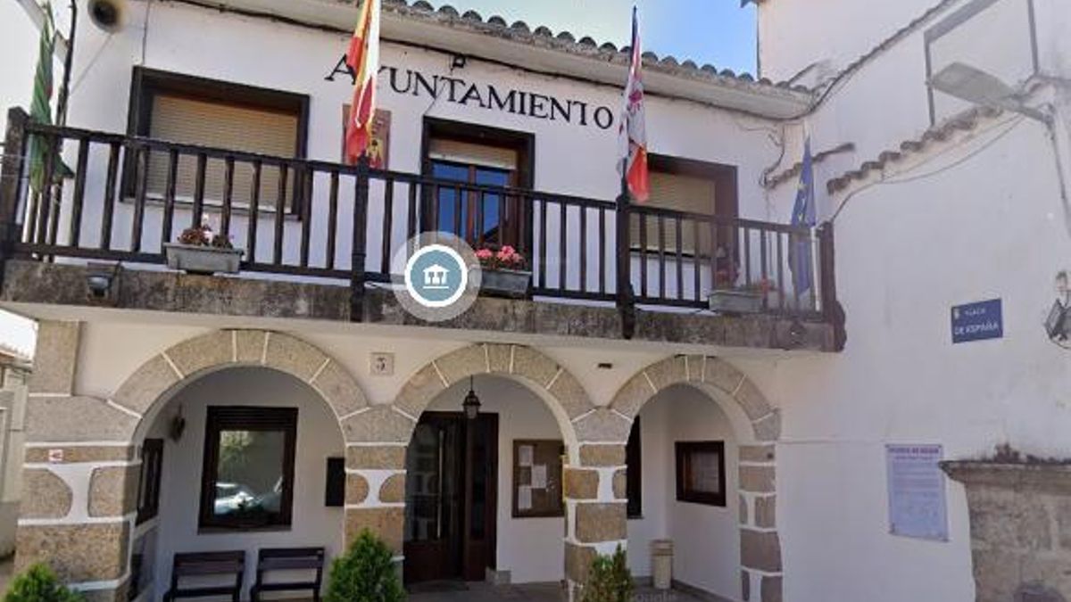 El PSOE denuncia la agresión de un edil al alcalde de Puerto de Béjar y el PP lo rebaja a un "breve toque" en la mano