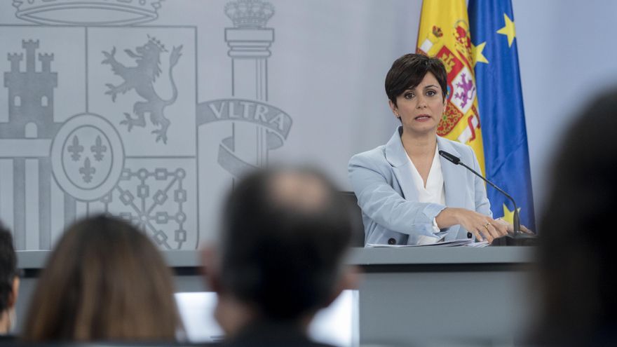 La ministra Portavoz, Isabel Rodríguez, comparece tras la reunión del Consejo de Ministros en Moncloa, a 25 de enero de 2022, en Madrid (España). El Consejo de Ministros ha aprobado hoy el Real Decreto por el que las pensiones contributivas suben para este año un 2,5% y las mínimas y no contributivas, un 3%. Esas son las cifras que establecen los Presupuestos Generales del Estado para 2022 y la primera leer más pata de la reforma de las pensiones, en vigor desde el pasado 1 de enero. Fecha: 25/01/2022.