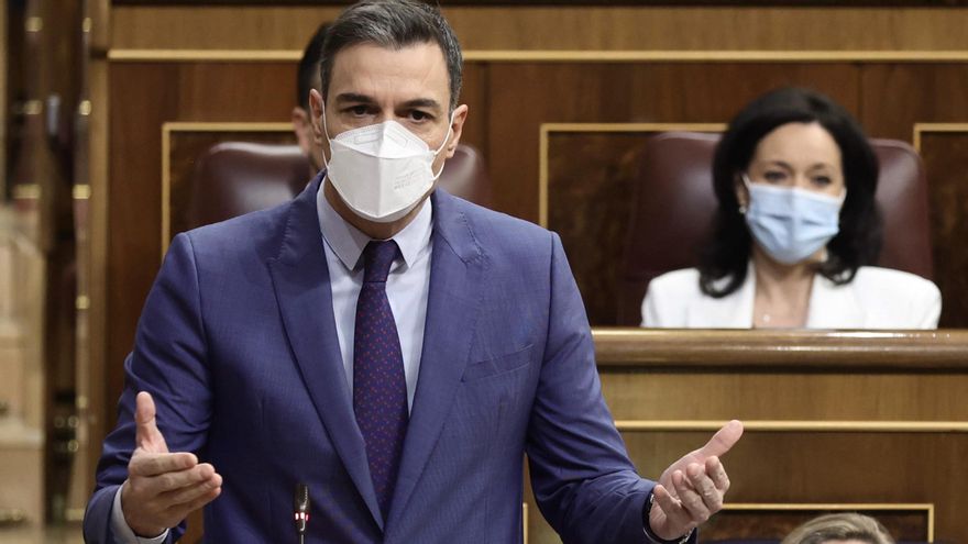 El presidente del Gobierno, Pedro Sánchez, interviene en una sesión plenaria, en el Congreso de los Diputados, a 6 de abril de 2022, en Madrid (España).