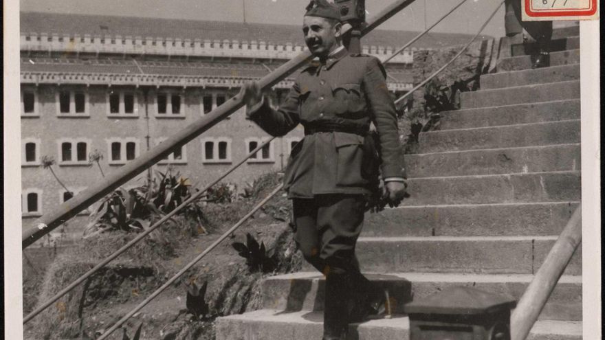 El general Dávila, en el penal de Santoña.