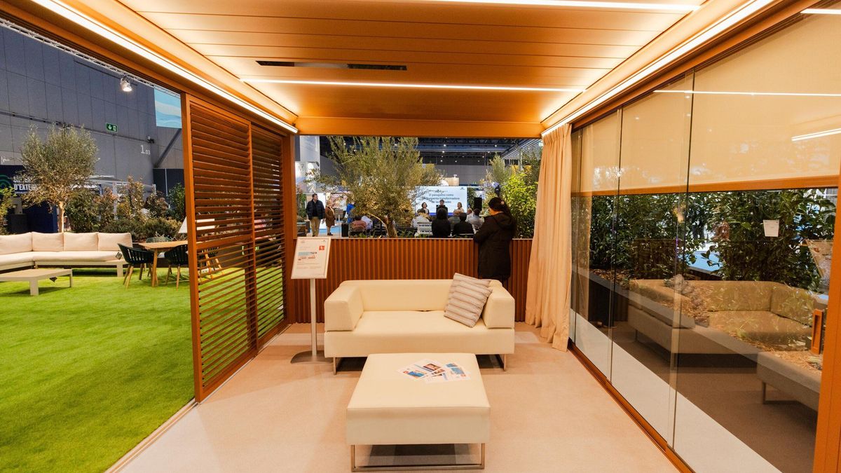 Mobiliario de exterior expuesto en Piscina Barcelona 2023