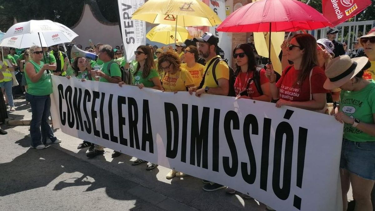 El Gobierno valenciano se enroca en la negociación y aboca a la huelga educativa otro día más y sin visos de acuerdo