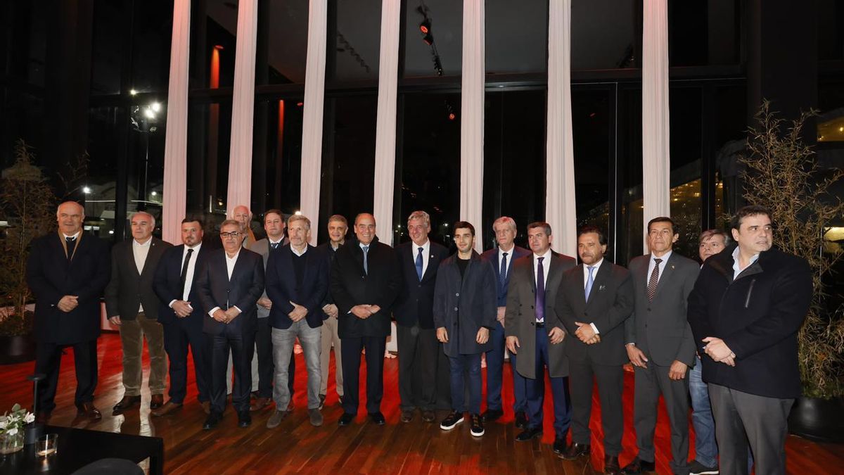 Sin cumbre y sin tregua: Francos y los gobernadores se cruzaron en La Rural en medio de la tensión por los fondos