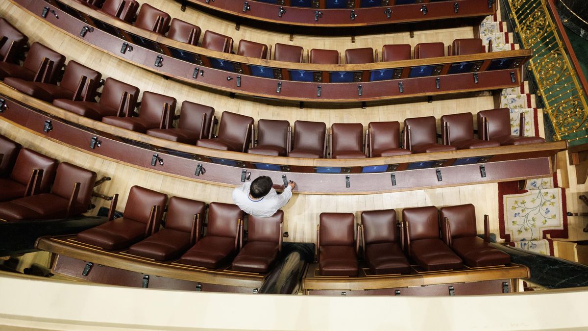 Archivo - Asientos del hemiciclo del Congreso