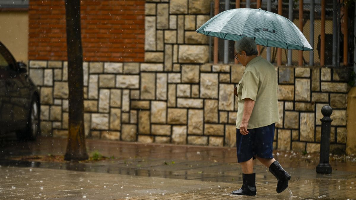 España encara otro día de lluvias con nueve comunidades con avisos activos