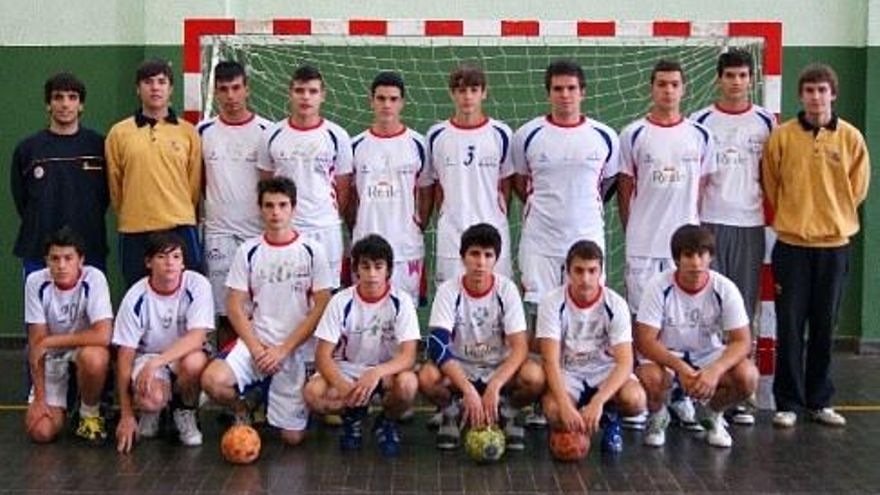 Plantilla del Maristas Reale Ademar Juvenil.