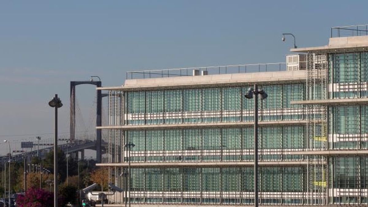 Abengoa y la banca negocian contra reloj para evitar el concurso de acreedores