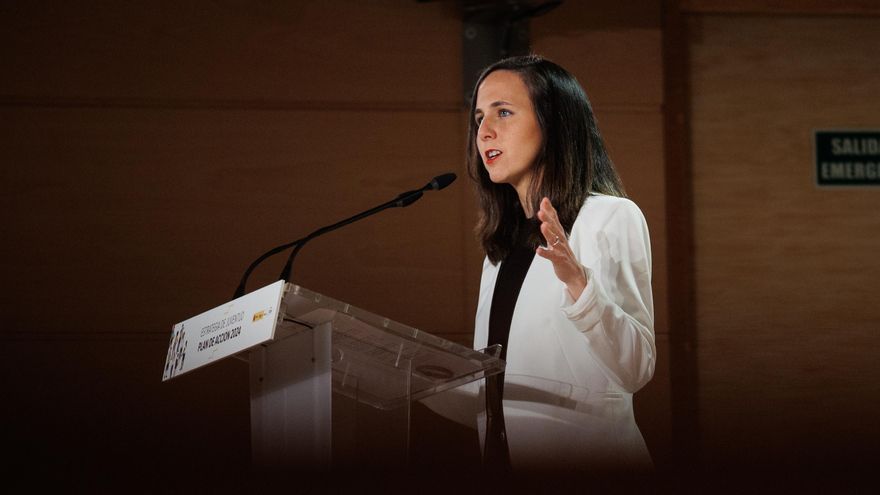 La ministra de Derechos Sociales y Agenda 2030, Ione Belarra, interviene durante la inauguración del acto de presentación del Plan de Acción de Juventud del Instituto de la Juventud (Injuve)