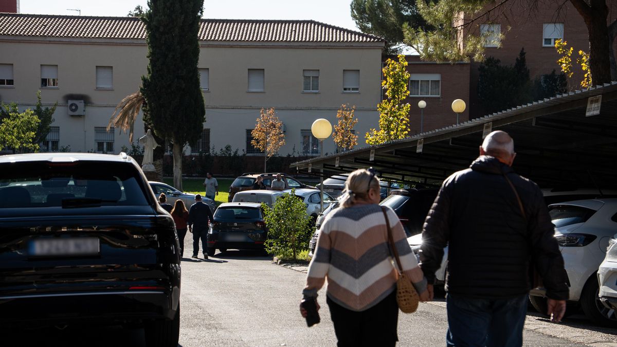 De Urda a Toledo: forenses  blindados , familiares sin consuelo y un hospital dándolo todo el día después de la tragedia